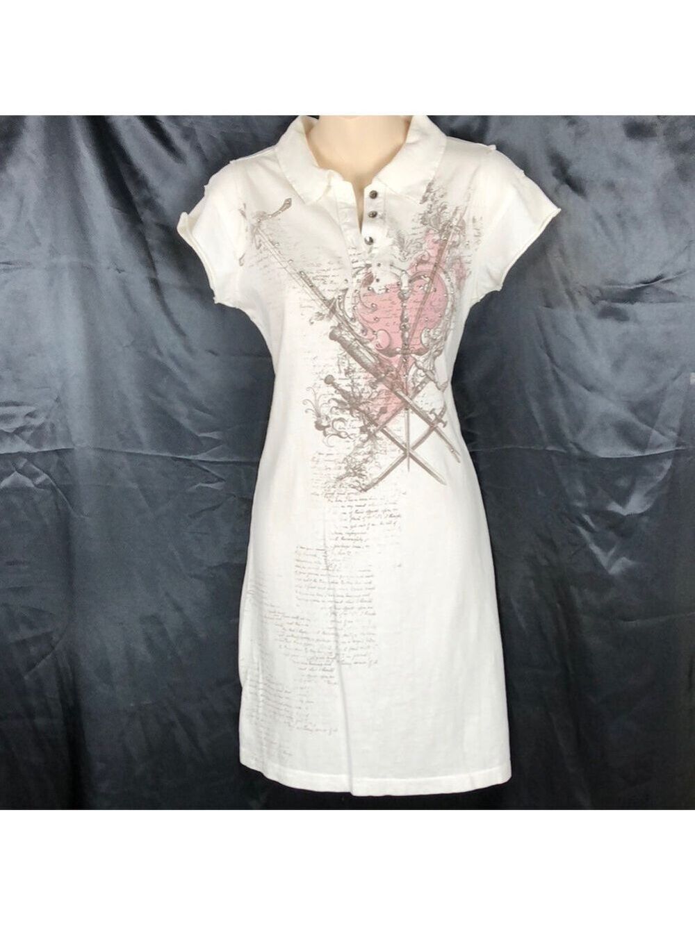 𝅺 BNWT- T shirt Dress  heart n swords print front